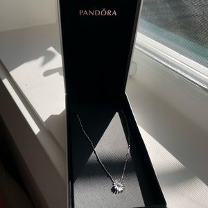 NEW Pandora Pavé Daisy Flower Collier necklace